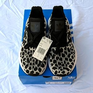 NEW adidas Swift Run Animal Black/White size 8